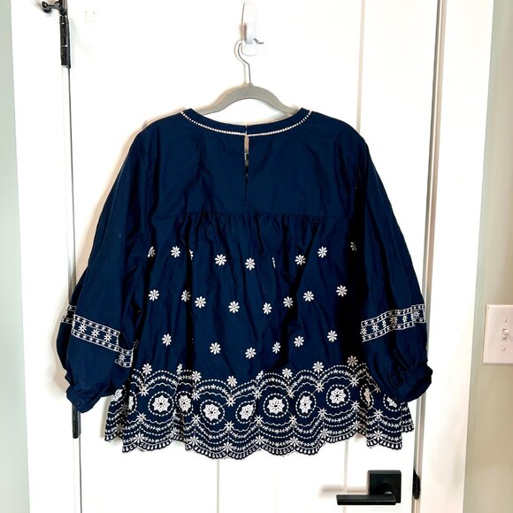 Crown & Ivy Navy Blue Eyelet Lace Scallop Hem Preppy Classic Peasant Top Size 3X - Picture 6 of 6